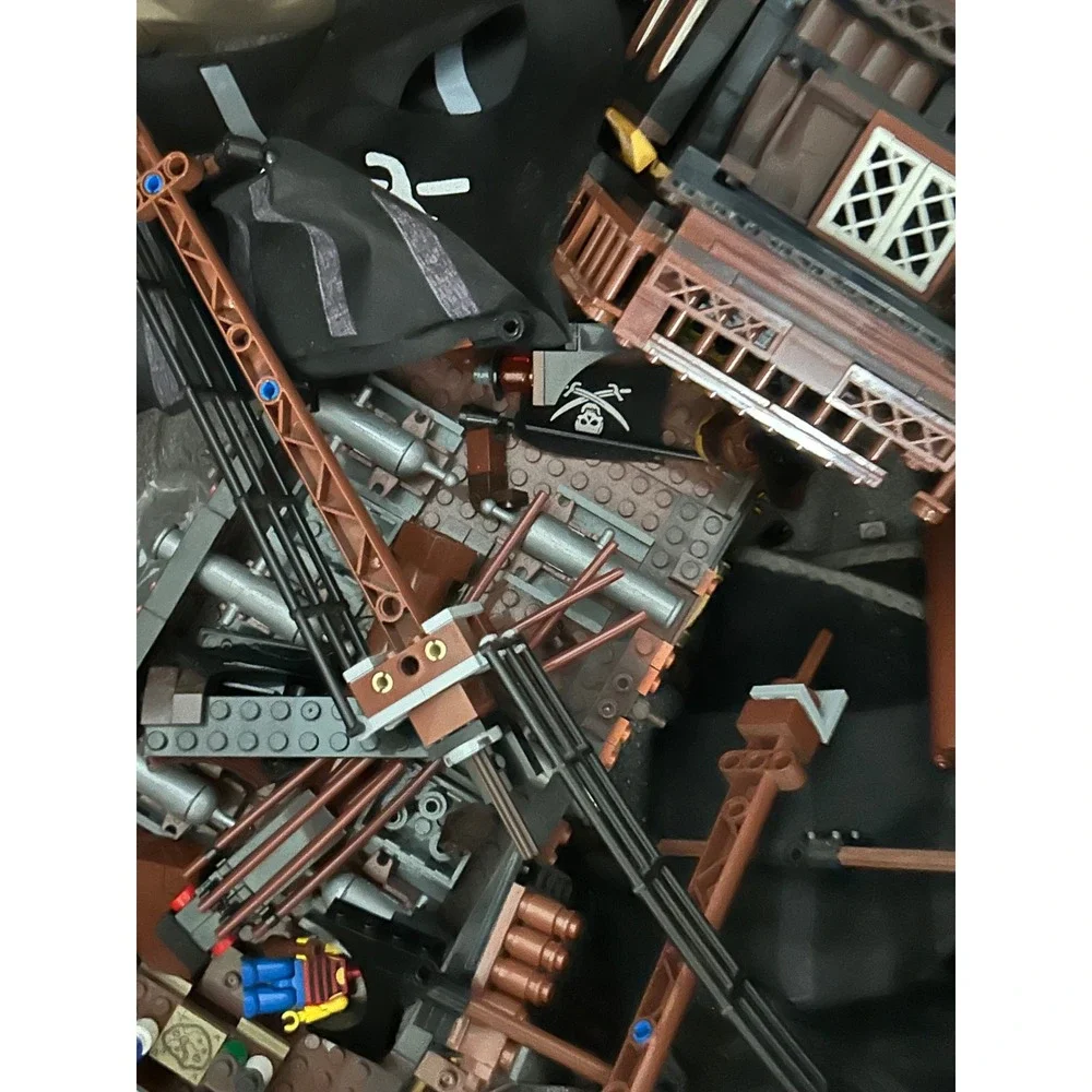 Building Blocks Pirate Ship Set 16+ Black Sails Brown Hull MOC 2022 Nifeliz Set